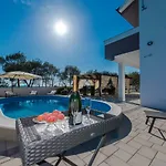 ヴィラ Four Bedroom Horizon
