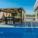 Four Bedroom Horizon *