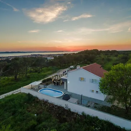 Four Bedroom Horizon * 扎达尔