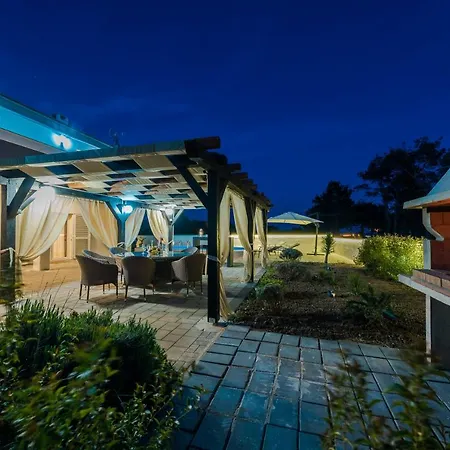 Four Bedroom Horizon * 扎达尔