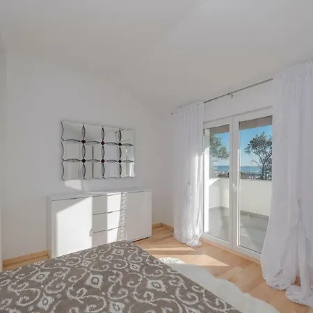 Four Bedroom Horizon * 扎达尔