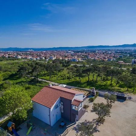 Four Bedroom Horizon 扎达尔
