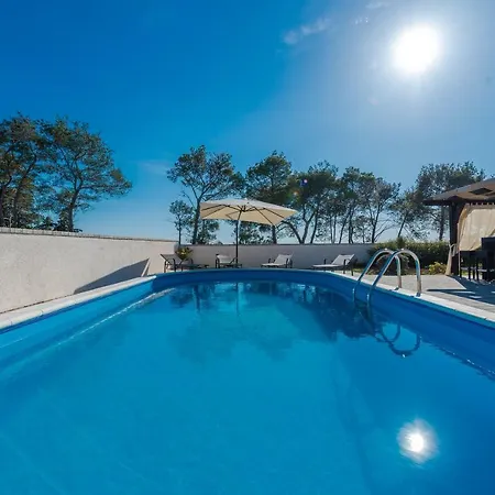 Four Bedroom Horizon 扎达尔