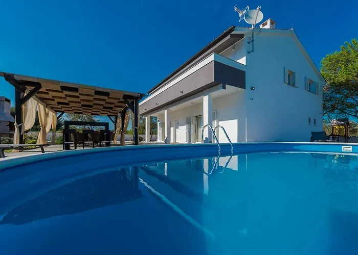 Vila Four Bedroom Horizon