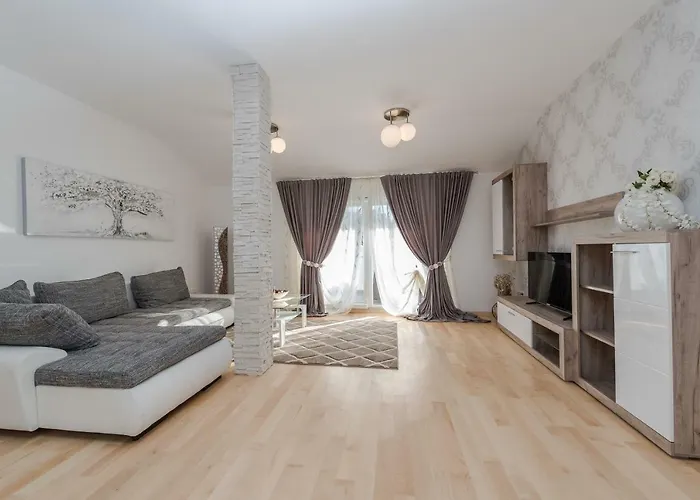 Four Bedroom Horizon